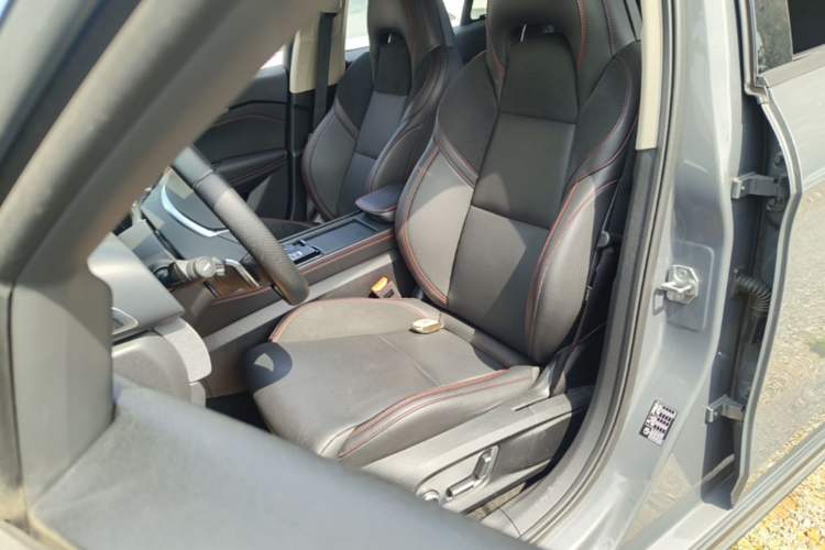 Used Lynk & Co 02 2020 1.5T DCT Two-Wheel Drive Pro Edition Left Front Seat