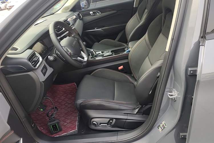 Used Lynk & Co 02 2020 1.5T DCT Two-Wheel Drive Pro Edition Left Front Seat