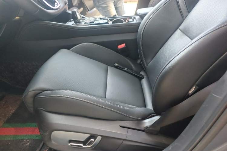 Used Lynk & Co 02 2020 1.5T DCT Two-Wheel Drive Pro Edition Left Front Seat