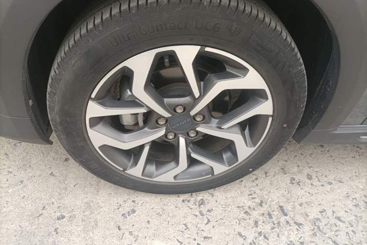Used Lynk & Co 02 2020 1.5T DCT Two-Wheel Drive Sporty Version Left Front Wheel Hub