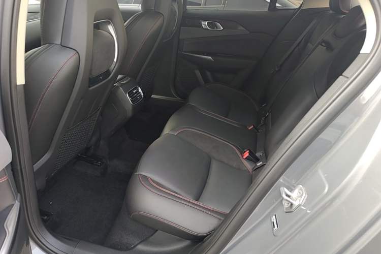 Used Lynk & Co 02 2020 1.5T DCT Two-Wheel Drive Pro Edition Left Rear Seat