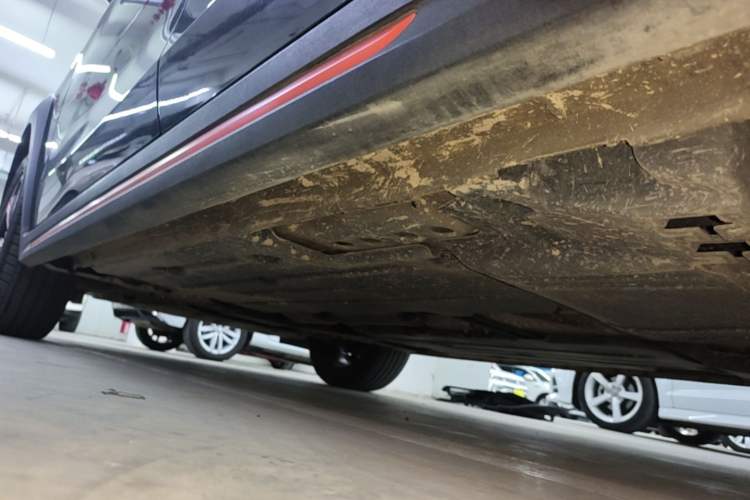 Used Lynk & Co 02 2020 High-Energy Edition 2.0T Automatic Two-Wheel Drive Shine Pro Edition Left Side Sill
