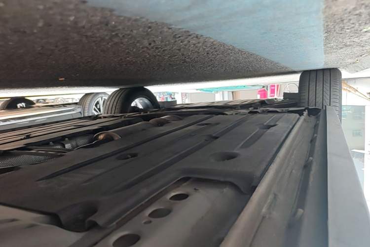 Used Lynk & Co 02 2020 1.5T DCT Two-Wheel Drive Pro Edition Left Side Sill