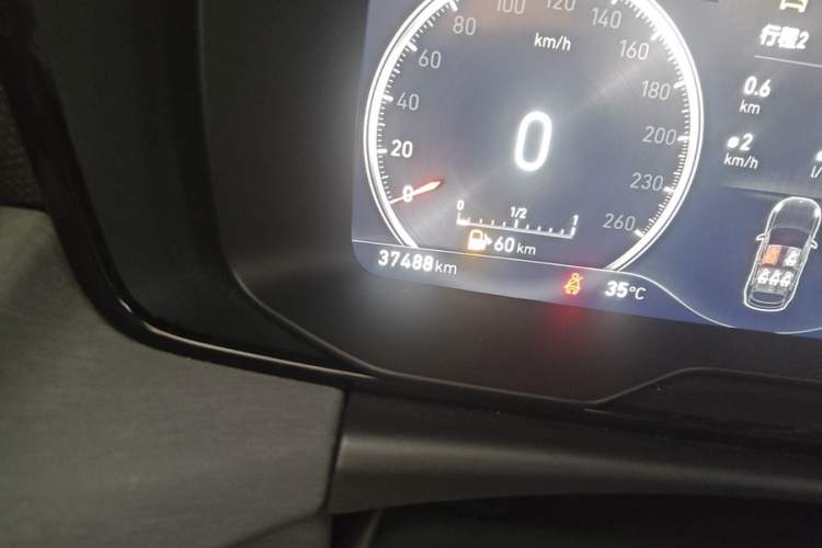 Used Lynk & Co 02 2020 High-Energy Edition 2.0T Automatic Two-Wheel Drive Pro Version Odometer Close Up