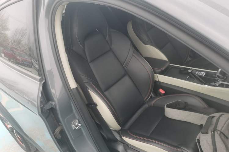Used Lynk & Co 02 2020 1.5T DCT Two-Wheel Drive Zhaobao Version Right Front Seat