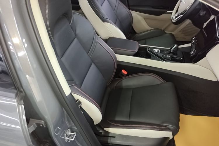 Used Lynk & Co 02 2020 High-Energy Edition 2.0T Automatic Two-Wheel Drive Shine Pro Edition Right Front Seat
