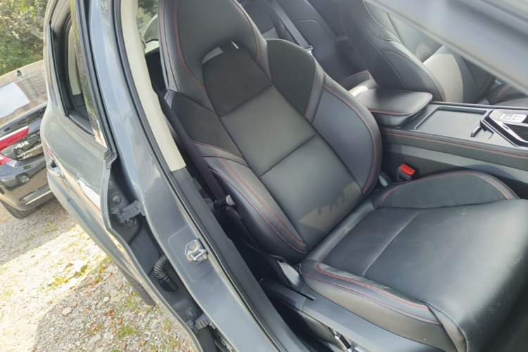 Used Lynk & Co 02 2020 1.5T DCT Two-Wheel Drive Pro Edition Right Front Seat
