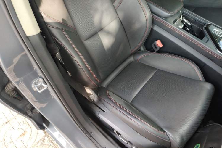 Used Lynk & Co 02 2020 1.5T DCT Two-Wheel Drive Pro Edition Right Front Seat