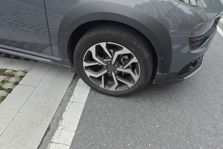 Used Lynk & Co 02 2020 1.5T DCT Two-Wheel Drive Zhaopu Version Right Front Wheel Hub