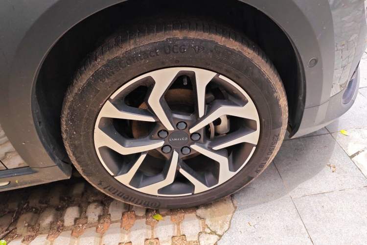 Used Lynk & Co 02 2020 1.5T DCT Two-Wheel Drive Pro Edition Right Front Wheel Hub