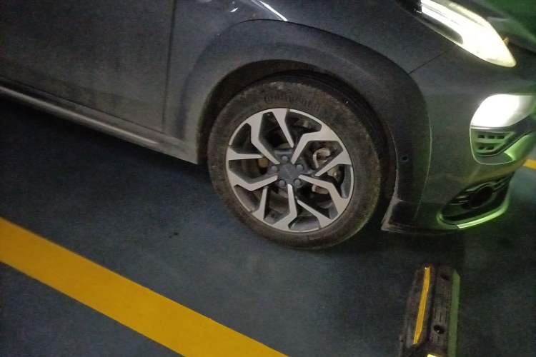 Used Lynk & Co 02 2020 High-Energy Edition 2.0T Automatic Two-Wheel Drive Pro Version Right Front Wheel Hub