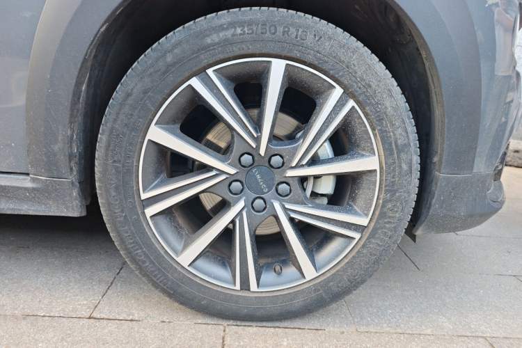 Used Lynk & Co 02 2020 1.5T DCT Two-Wheel Drive Pro Edition Right Front Wheel Hub