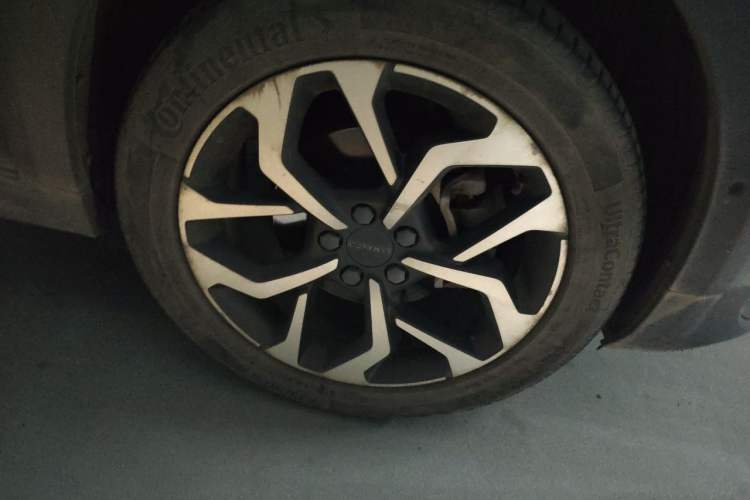 Used Lynk & Co 02 2020 1.5T DCT Two-Wheel Drive Pro Edition Right Front Wheel Hub