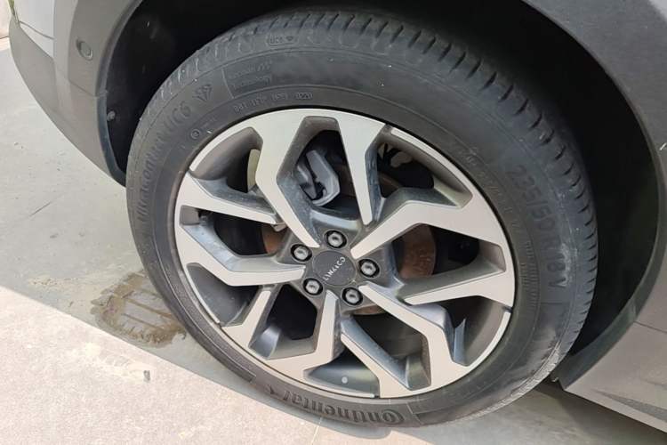Used Lynk & Co 02 2020 1.5T DCT Two-Wheel Drive Pro Edition Right Rear Wheel Hub
