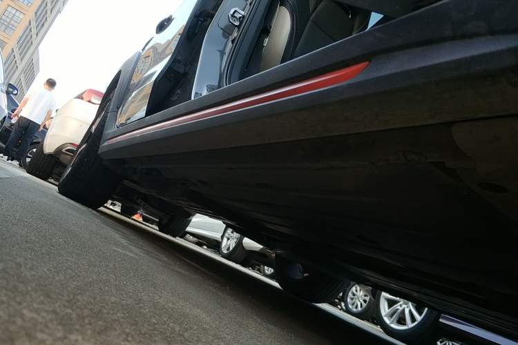 Used Lynk & Co 02 2020 High-Energy Edition 2.0T Automatic Two-Wheel Drive Shine Pro Edition Right Side Sill