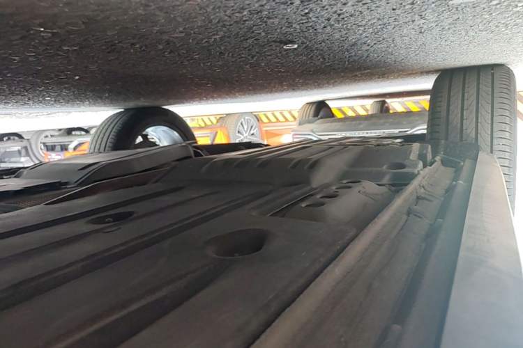 Used Lynk & Co 02 2020 1.5T DCT Two-Wheel Drive Pro Edition Right Side Sill