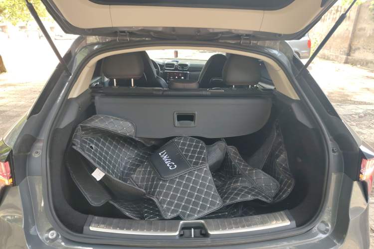 Used Lynk & Co 02 2020 1.5T DCT Two-Wheel Drive Pro Edition Trunk