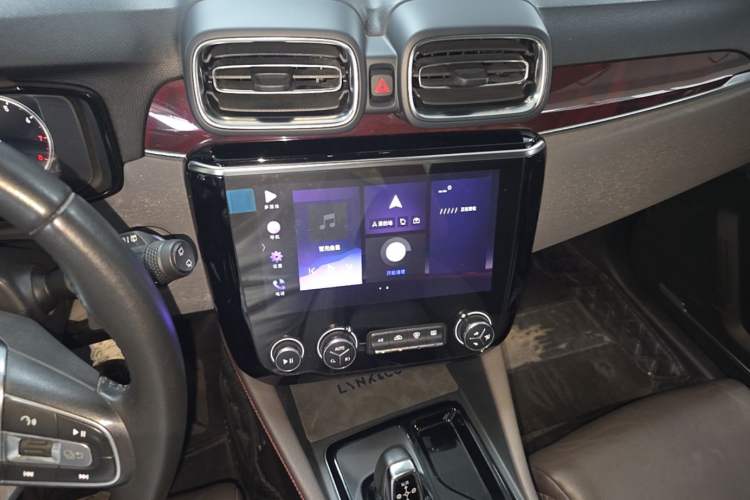 Used Lynk & Co 02 2020 High-Energy Edition 2.0T Automatic Two-Wheel Drive Shine Pro Edition Audio And AC Panel