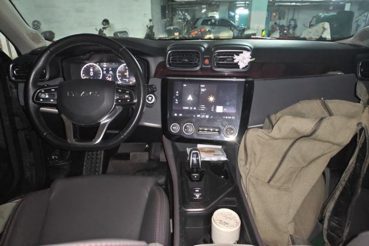 Used Lynk & Co 02 2020 1.5T DCT Two-Wheel Drive Zhaopu Version Center Console
