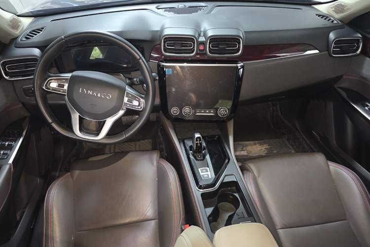 Used Lynk & Co 02 2020 High-Energy Edition 2.0T Automatic Two-Wheel Drive Shine Pro Edition Center Console