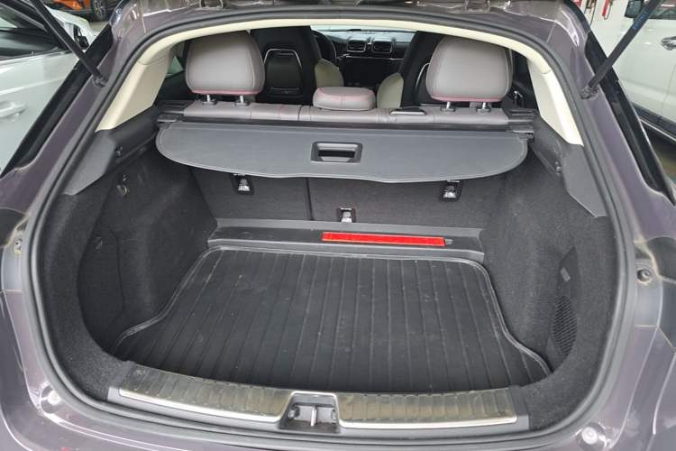 Used Lynk & Co 02 2020 High-Energy Edition 2.0T Automatic Two-Wheel Drive Shine Pro Edition Trunk
