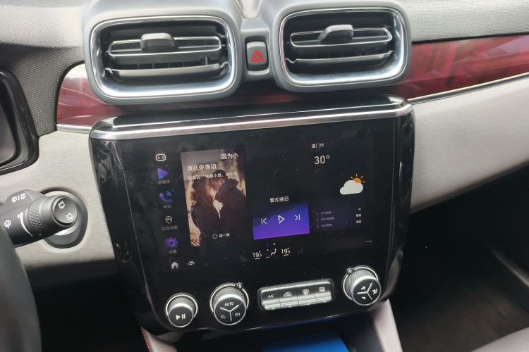 Used Lynk & Co 02 2020 1.5T DCT Two-Wheel Drive Zhaopu Version Audio And AC Panel
