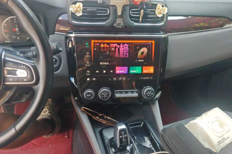 Used Lynk & Co 02 2020 High-Energy Edition 2.0T Automatic Two-Wheel Drive Shine Pro Edition Audio And AC Panel