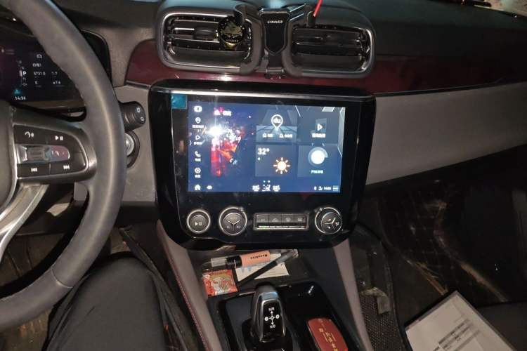 Used Lynk & Co 02 2020 1.5T DCT Two-Wheel Drive Zhaobao Version Audio And AC Panel