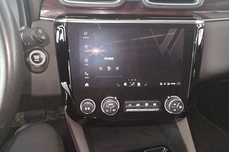 Used Lynk & Co 02 2020 1.5T DCT Two-Wheel Drive Zhaopu Version Audio And AC Panel