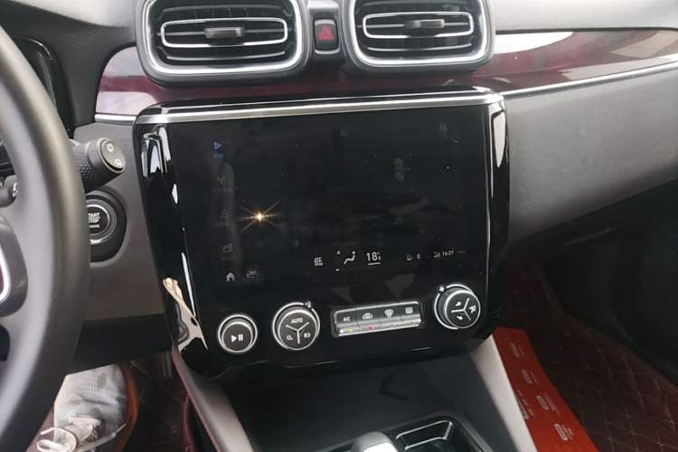 Used Lynk & Co 02 2020 1.5T DCT Two-Wheel Drive Zhaopu Version Audio And AC Panel