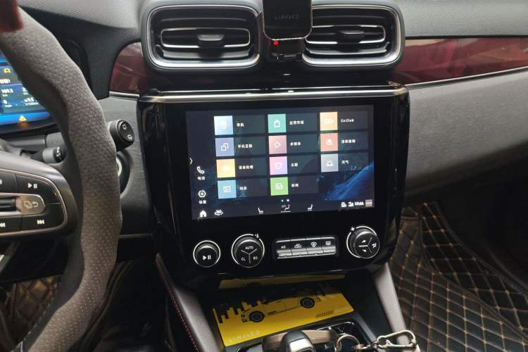 Used Lynk & Co 02 2020 1.5T DCT Two-Wheel Drive Zhaopu Version Audio And AC Panel