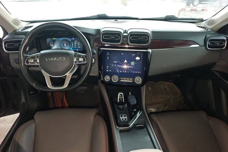 Used Lynk & Co 02 2020 High-Energy Edition 2.0T Automatic Two-Wheel Drive Shine Pro Edition Center Console