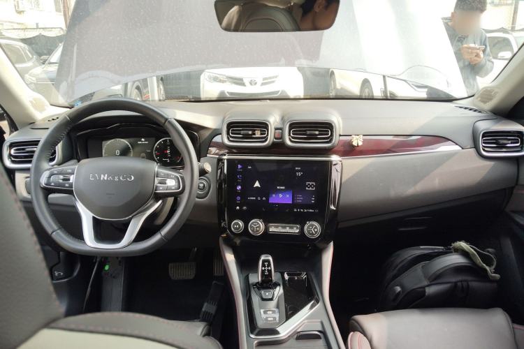 Used Lynk & Co 02 2020 High-Energy Edition 2.0T Automatic Two-Wheel Drive Shine Pro Edition Center Console