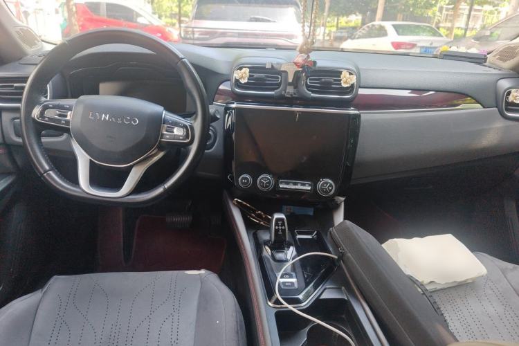 Used Lynk & Co 02 2020 High-Energy Edition 2.0T Automatic Two-Wheel Drive Shine Pro Edition Center Console