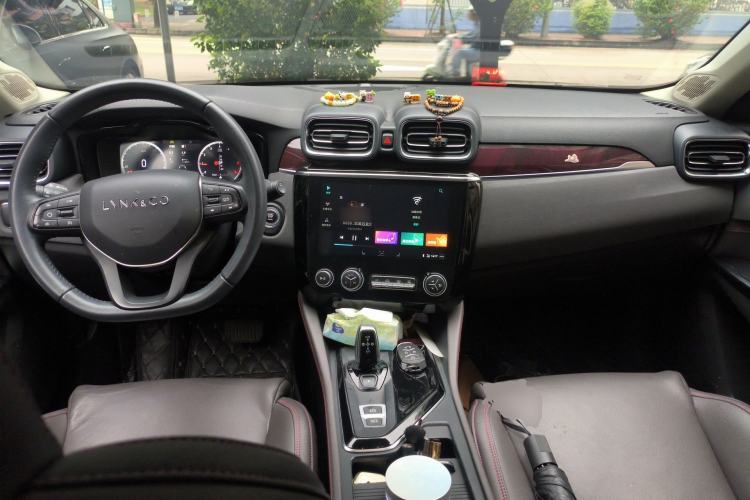 Used Lynk & Co 02 2020 1.5T DCT Two-Wheel Drive Zhaobao Version Center Console
