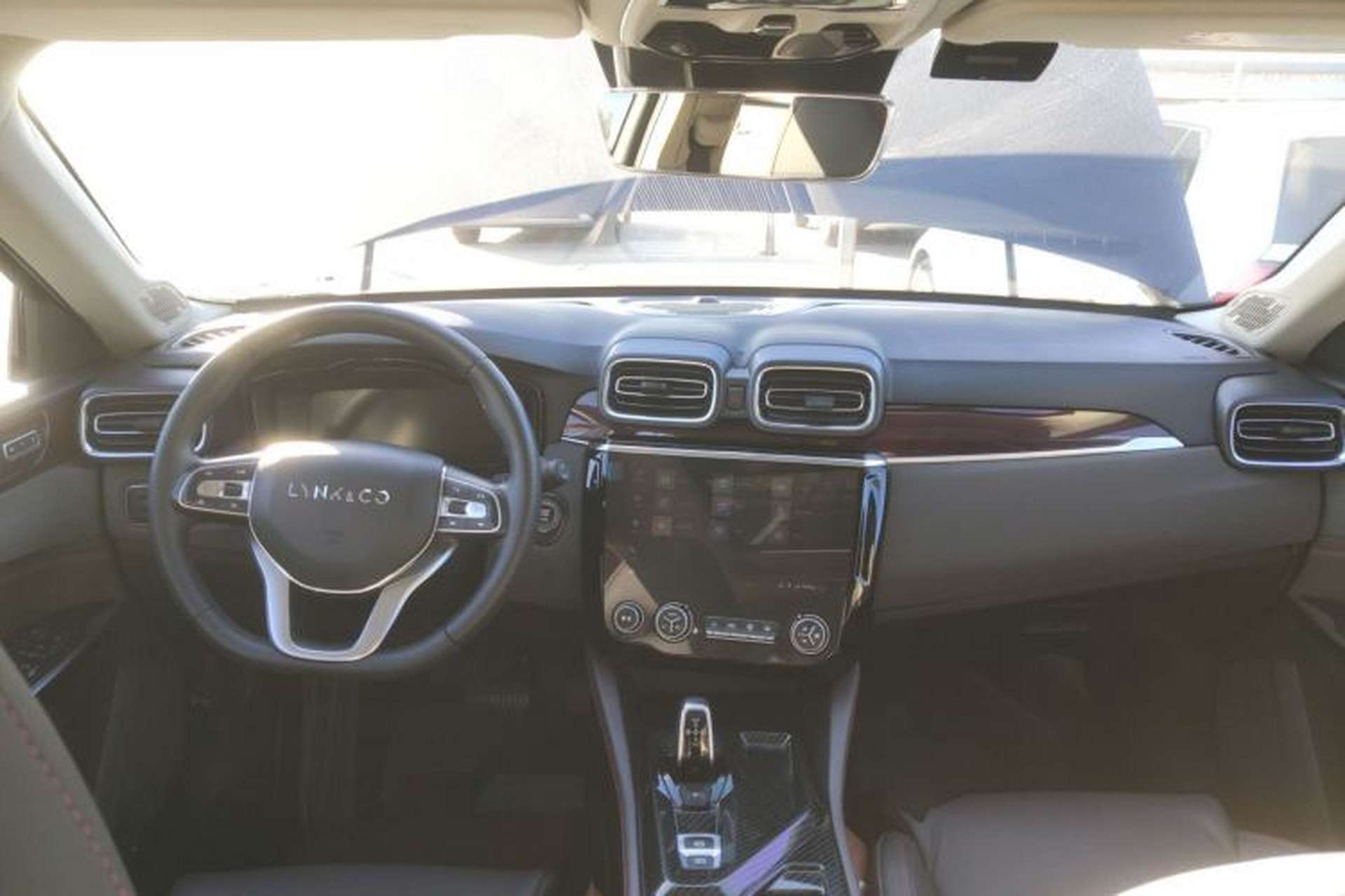 Used Lynk & Co 02 2020 High-Energy Edition 2.0T Automatic Two-Wheel Drive Shine Pro Edition Center Console