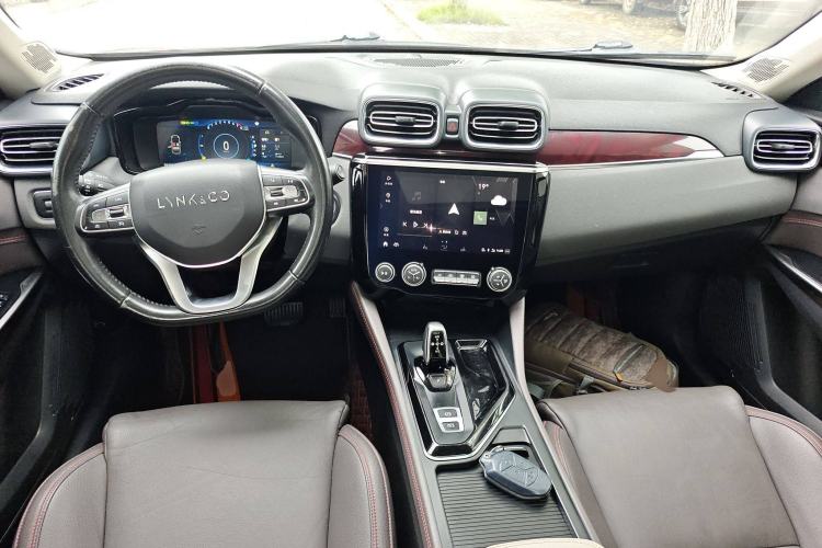 Used Lynk & Co 02 2020 High-Energy Edition 2.0T Automatic Two-Wheel Drive Shine Pro Edition Center Console