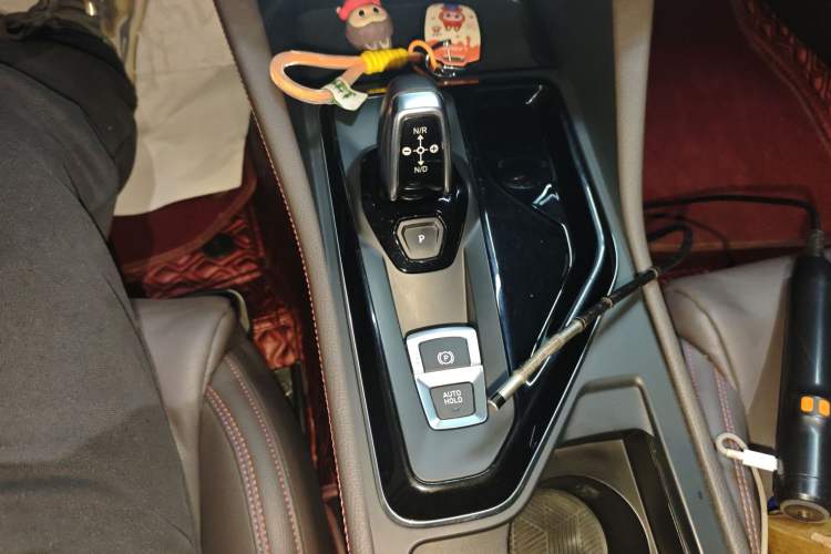 Used Lynk & Co 02 2020 1.5T DCT Two-Wheel Drive Zhaobao Version Gear Lever