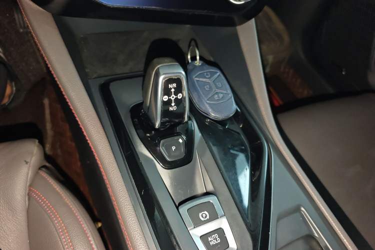 Used Lynk & Co 02 2020 High-Energy Edition 2.0T Automatic Two-Wheel Drive Shine Pro Edition Gear Lever