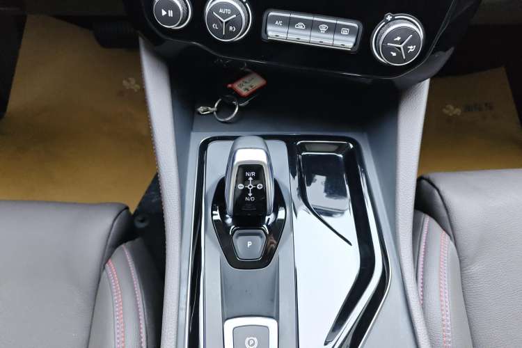 Used Lynk & Co 02 2020 High-Energy Edition 2.0T Automatic Two-Wheel Drive Shine Pro Edition Gear Lever