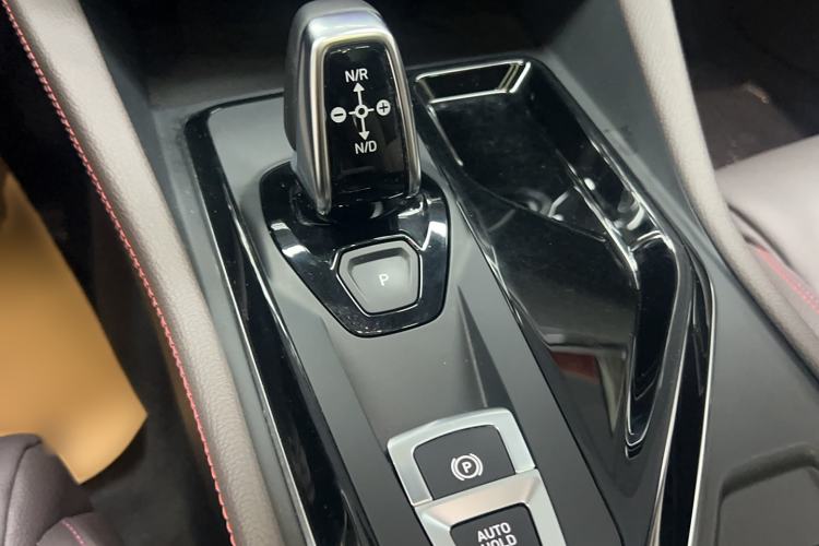 Used Lynk & Co 02 2020 High-Energy Edition 2.0T Automatic Two-Wheel Drive Shine Pro Edition Gear Lever