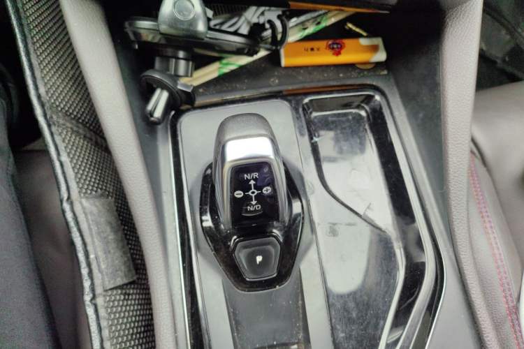 Used Lynk & Co 02 2020 High-Energy Edition 2.0T Automatic Two-Wheel Drive Shine Pro Edition Gear Lever