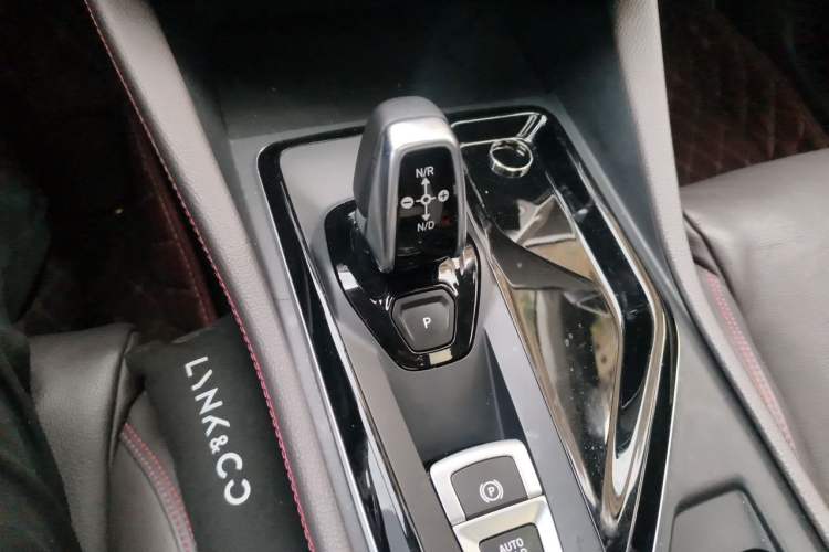 Used Lynk & Co 02 2020 1.5T DCT Two-Wheel Drive Zhaopu Version Gear Lever