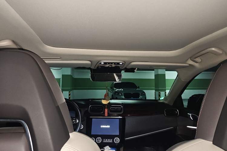 Used Lynk & Co 02 2020 High-Energy Edition 2.0T Automatic Two-Wheel Drive Shine Pro Edition Headliner