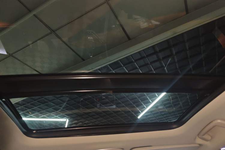 Used Lynk & Co 02 2020 1.5T DCT Two-Wheel Drive Zhaobao Version Headliner