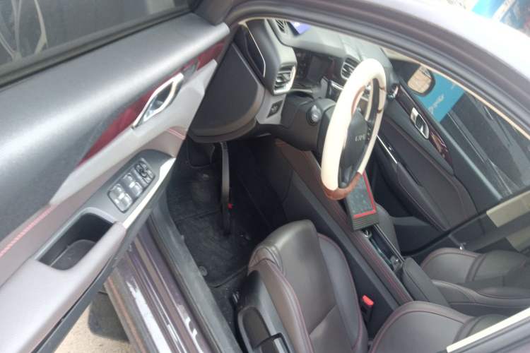 Used Lynk & Co 02 2020 1.5T DCT Two-Wheel Drive Zhaobao Version Interior 3