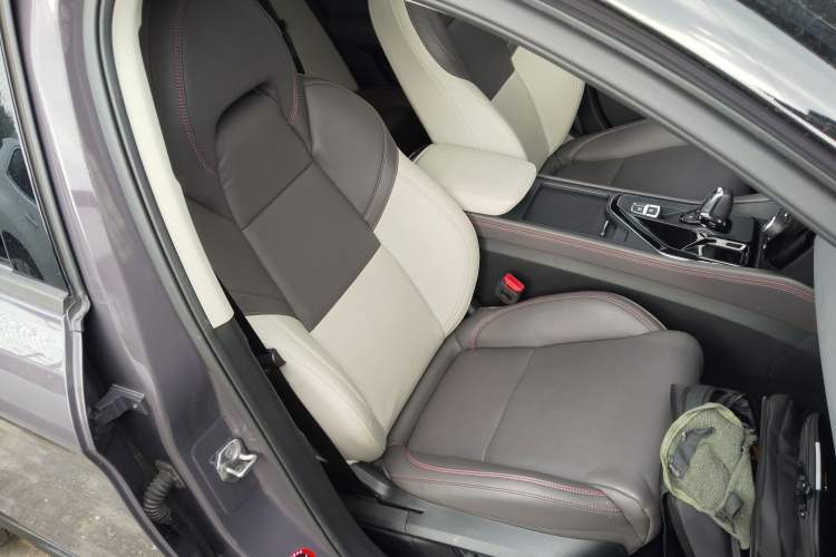 Used Lynk & Co 02 2020 High-Energy Edition 2.0T Automatic Two-Wheel Drive Shine Pro Edition Right Front Seat