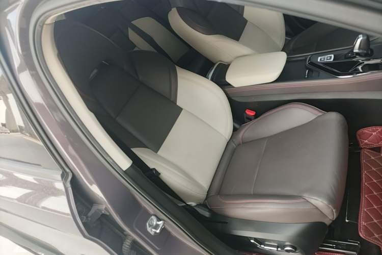 Used Lynk & Co 02 2020 1.5T DCT Two-Wheel Drive Zhaopu Version Right Front Seat