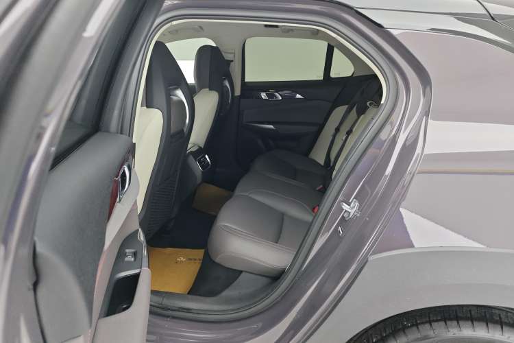Used Lynk & Co 02 2020 High-Energy Edition 2.0T Automatic Two-Wheel Drive Shine Pro Edition Right Rear Seat