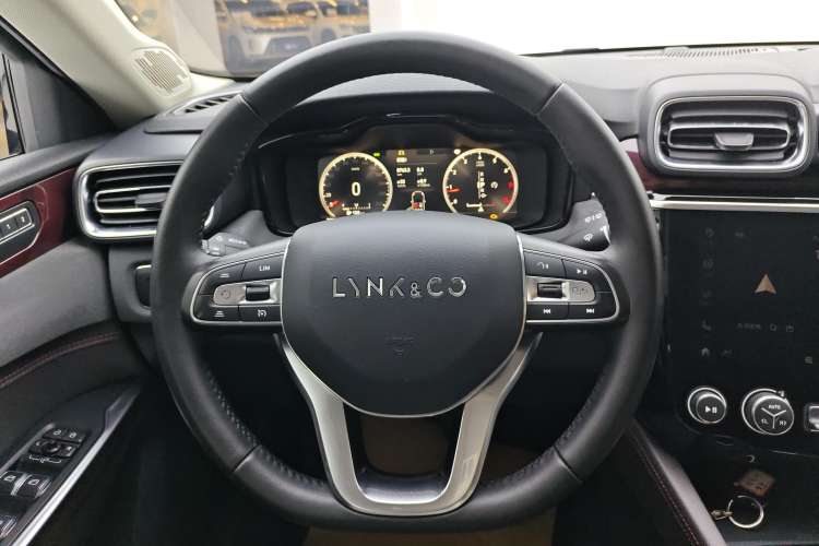 Used Lynk & Co 02 2020 High-Energy Edition 2.0T Automatic Two-Wheel Drive Shine Pro Edition Steering Wheel